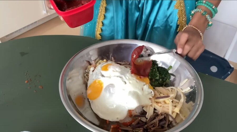 자스민 공주가 비빔밥 2인분에 차돌된장찌개를 먹음_7.jpg