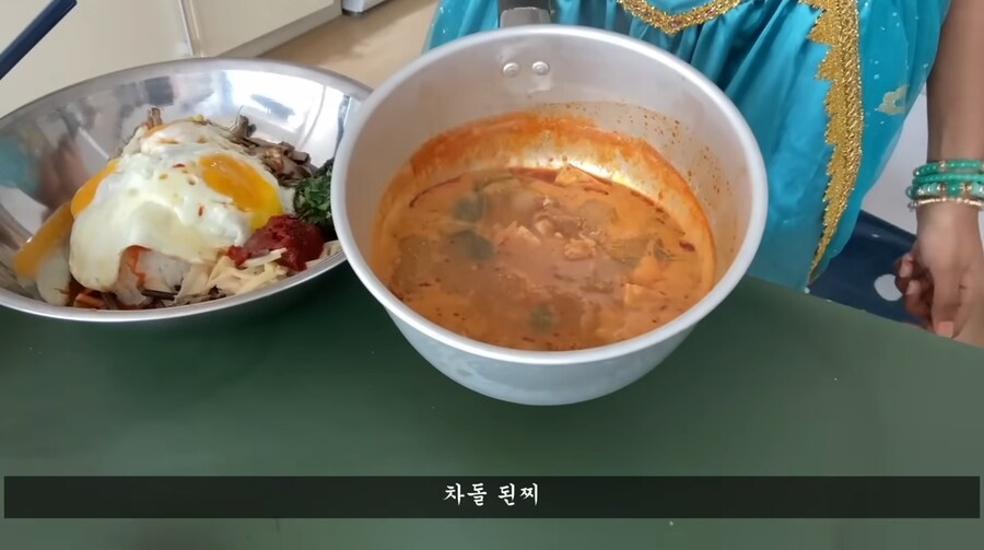 자스민 공주가 비빔밥 2인분에 차돌된장찌개를 먹음_9.jpg