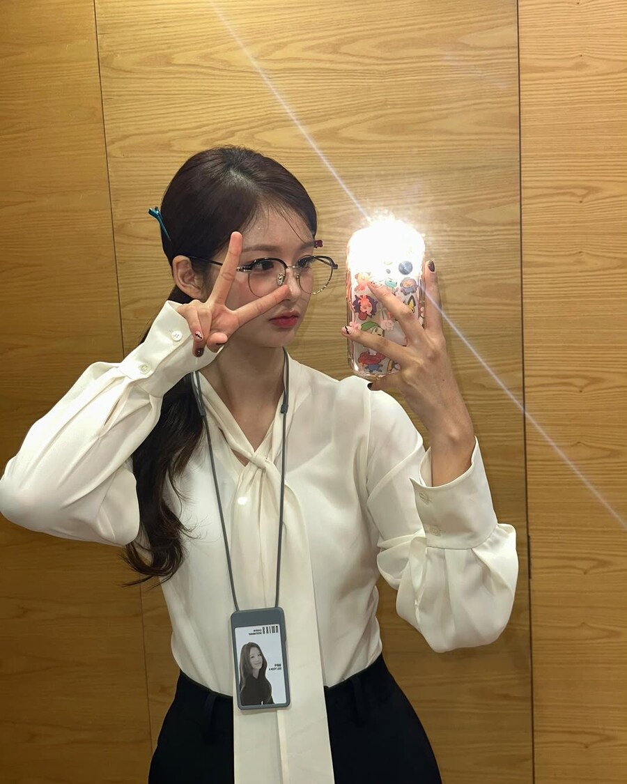 여성아이돌 안경_15.jpg