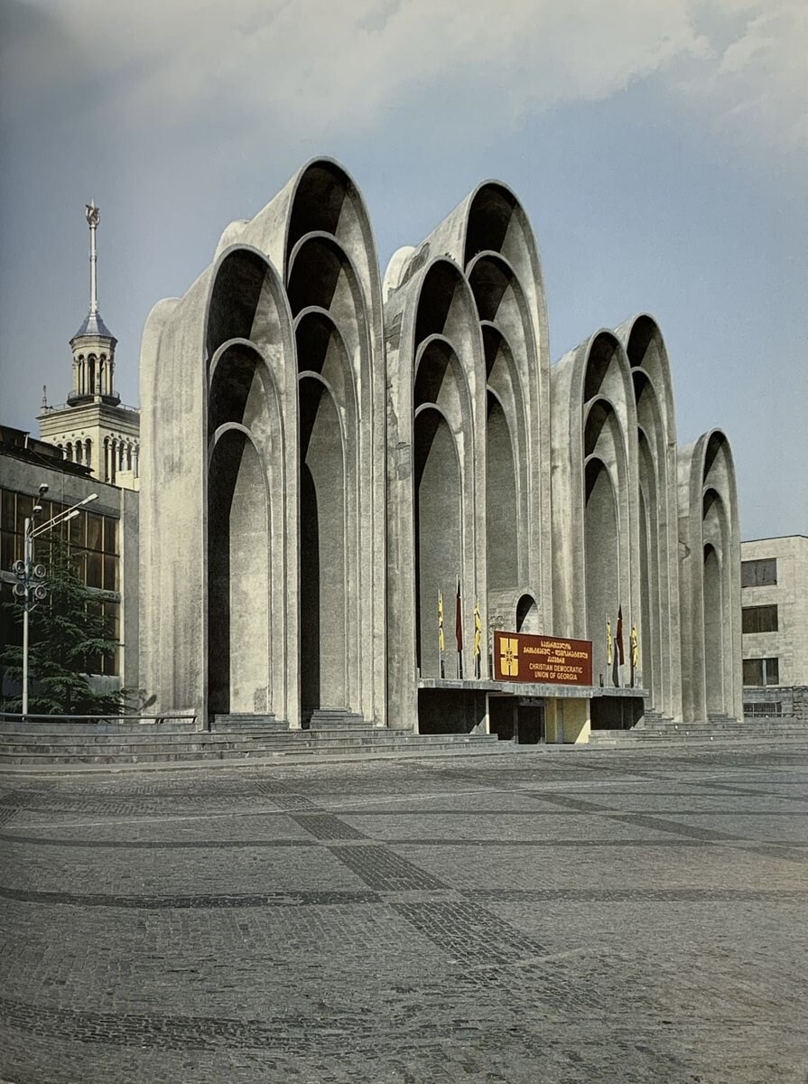 기이한 감성이 느껴지는 소련 시절 건축물.jpg_2.jpg