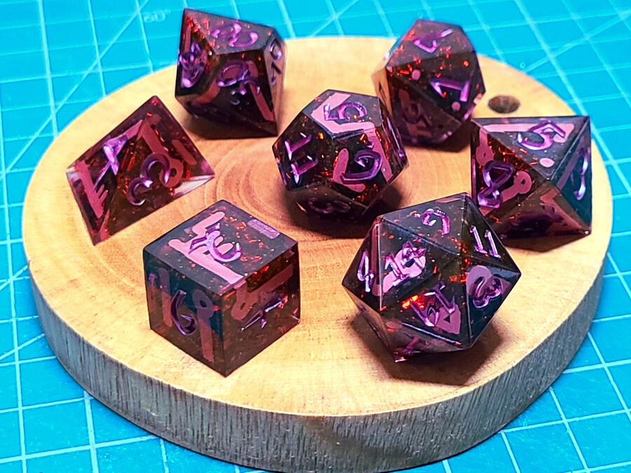 DnD 세션 감상 겸 파티원들에게 선물한 레진 주사위_21.jpg