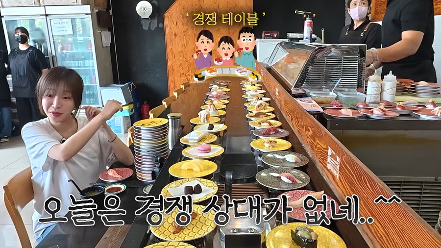회전초밥집에서 경쟁하는 사람_2.png