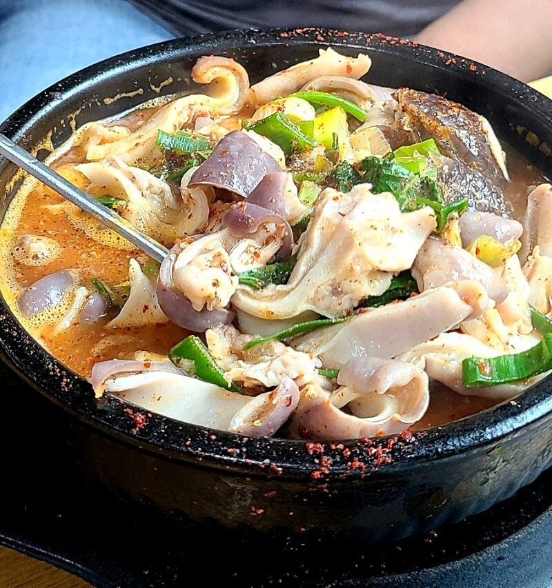 소신발언) 돼지국밥은 그래봤자 로컬음식 아닌가?_3.jpg
