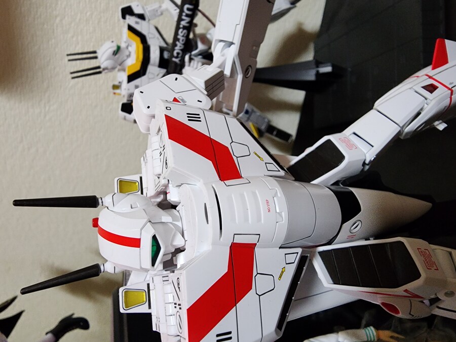 마크로스 vf-1 발키리와 하야세 미사_4.jpg
