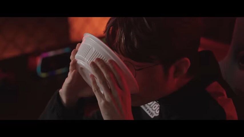 페이커 왕뚜껑 광고 2탄_4.png