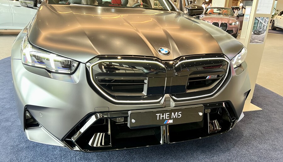 BMW 드센에서 신형 1시리즈 구경_6.jpg