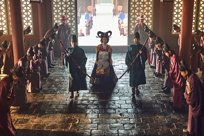 한국의 갓을 본격적으로 해외에 알린 넷플릭스 작품_4.jpg