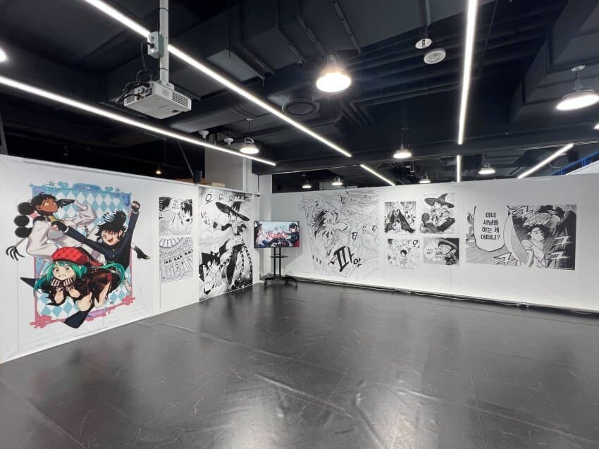 마남 이치) 홍대 애니메이트 1권 출간 기념전_2.jpg