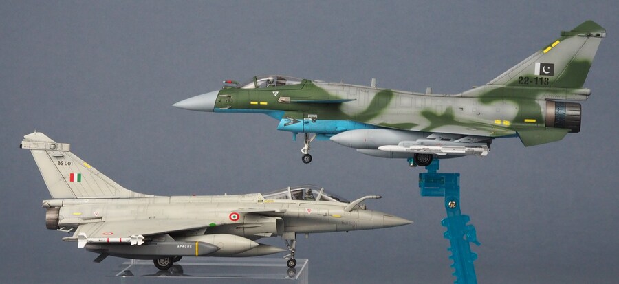 Trumpeter 1/72 J-10CE & Rafale (2 in 1)_8.jpg