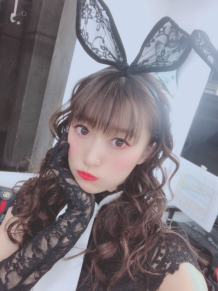 한국계 일본인 성우의 바니의 날 기념 복장_1.jpg