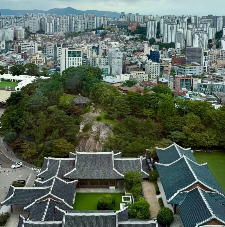 킴 카다시안이 광복절날 올린 사진.jpg_6.jpg