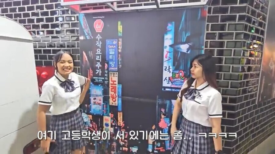 한국거리 재현에 진심이었던 인도네시아 쇼핑몰_4.jpg