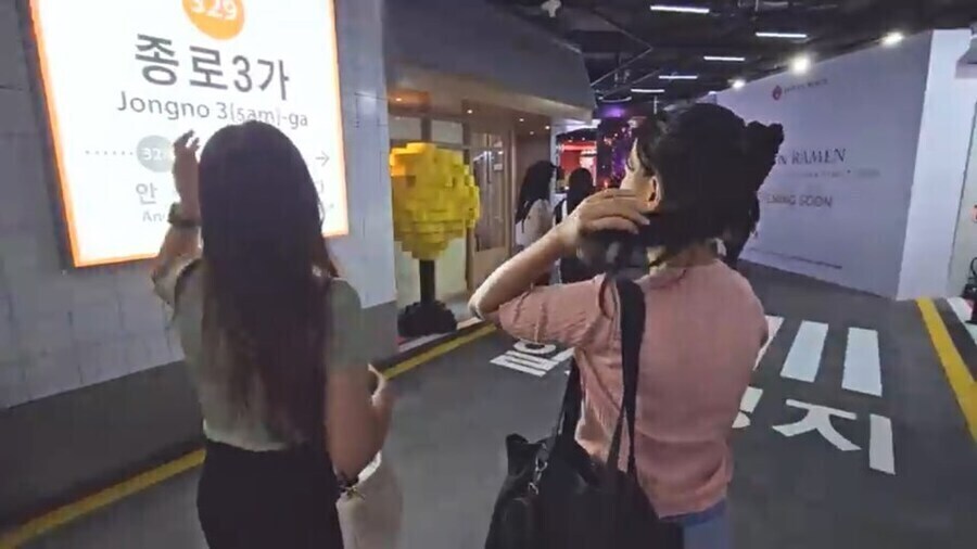 한국거리 재현에 진심이었던 인도네시아 쇼핑몰_5.jpg