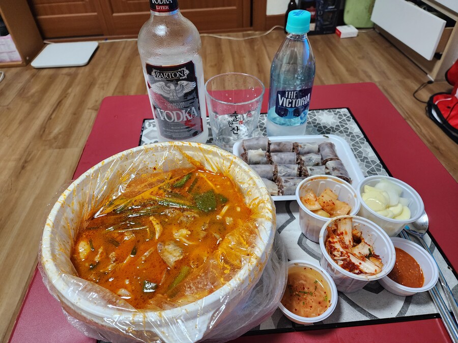 독거노인 주말 회식중...._1.jpg