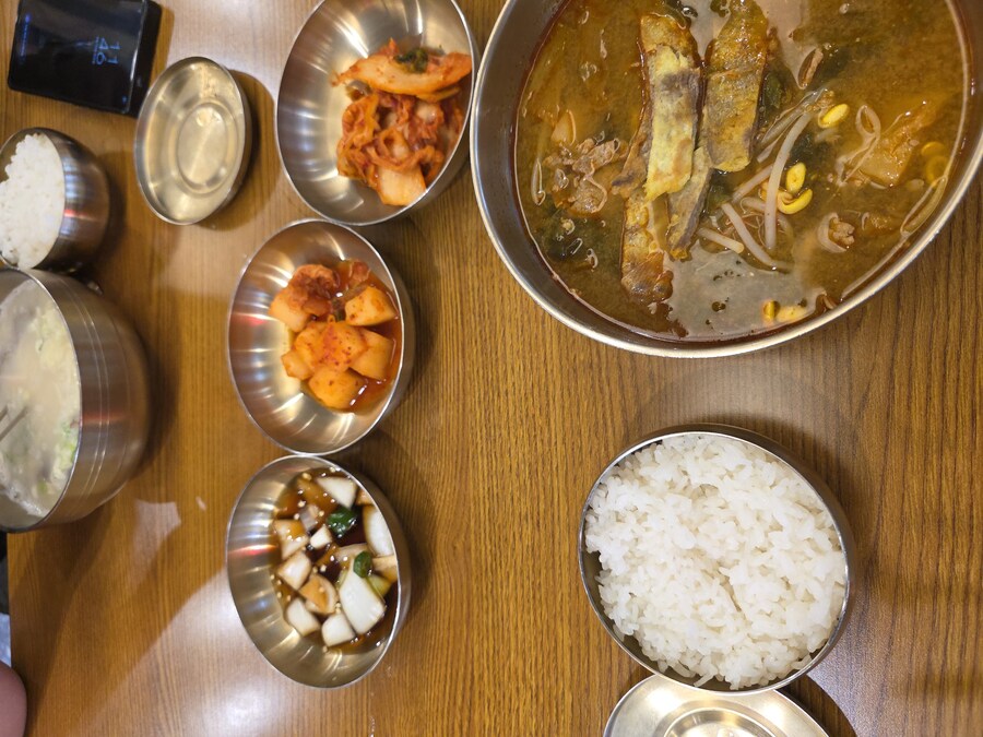 먹짤) 라이브 보고 밥먹고 숙소옴_2.jpg
