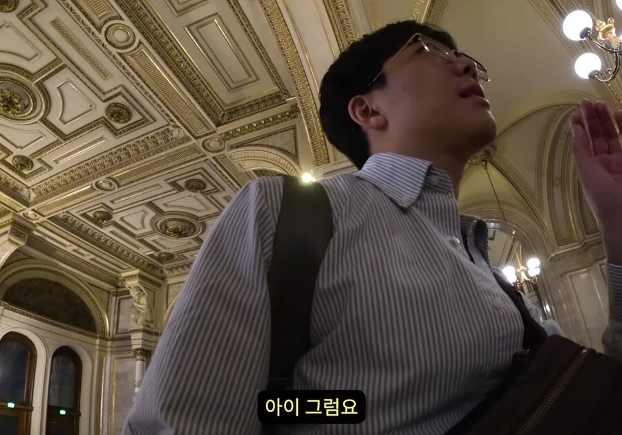 오페라에 청바지에 후드티를 입고가는건 예의 없는걸까?_19.png
