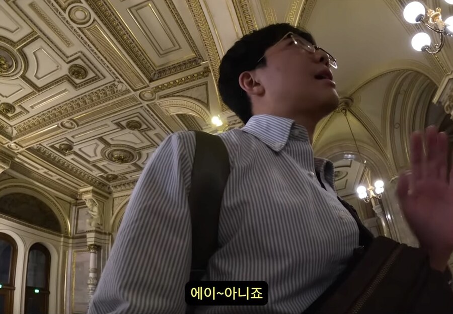 오페라에 청바지에 후드티를 입고가는건 예의 없는걸까?_21.png