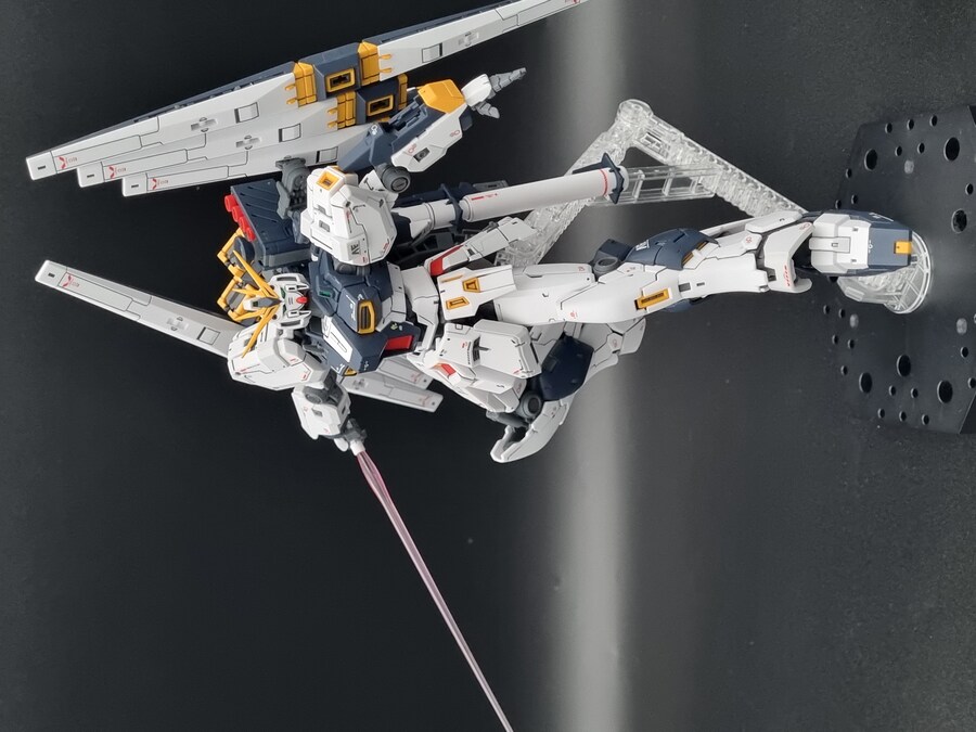 Rg 뉴 건담 더블핀판넬 완성_7.jpg