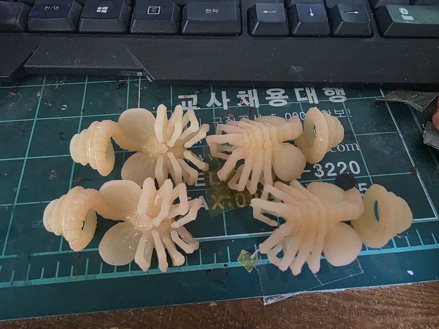 에일리언 페이스허거 배아_4.jpg