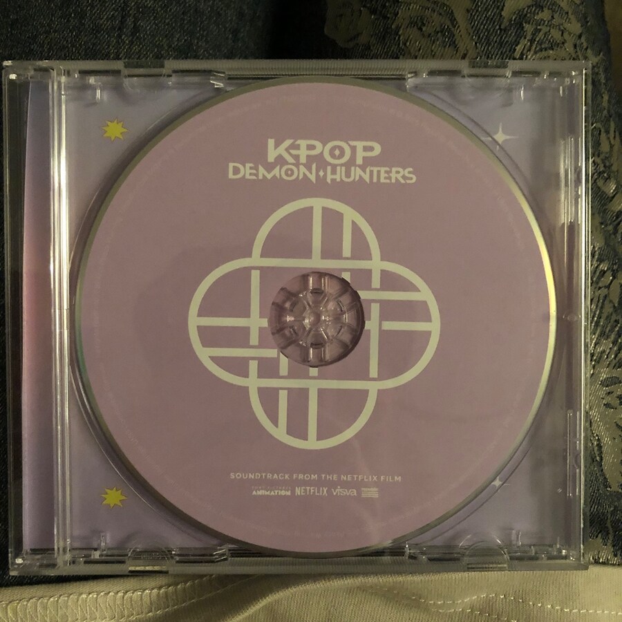 케데헌 앨범 실물 후기 올라오는 중_2.jpg