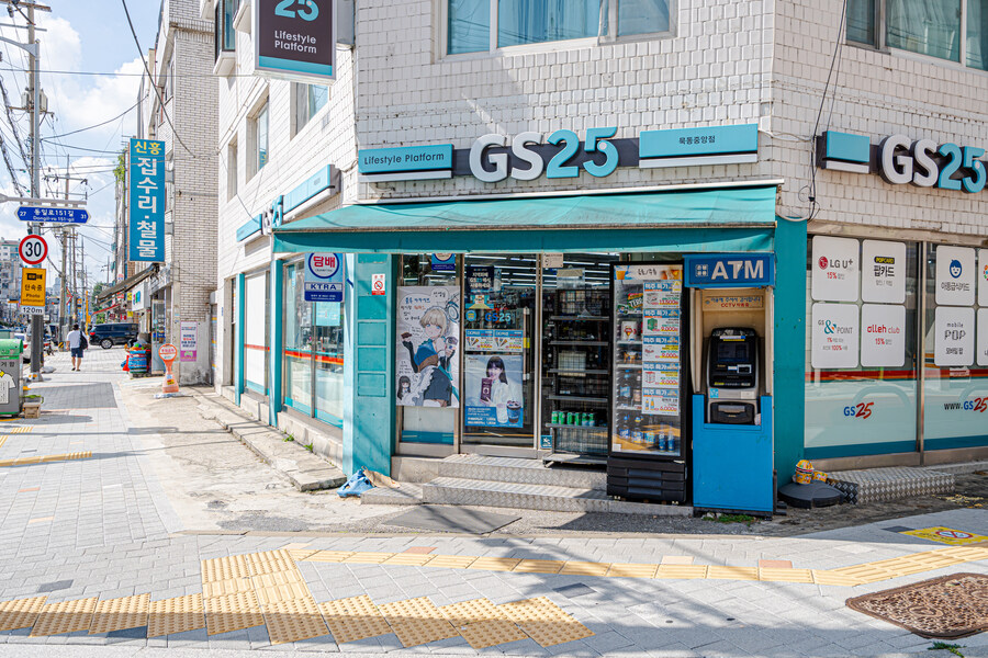 블루아카) 토키가 있는 매장에서 토키 빵을 먹었는데 토키 띠부씰이 나올 확률_2.jpg