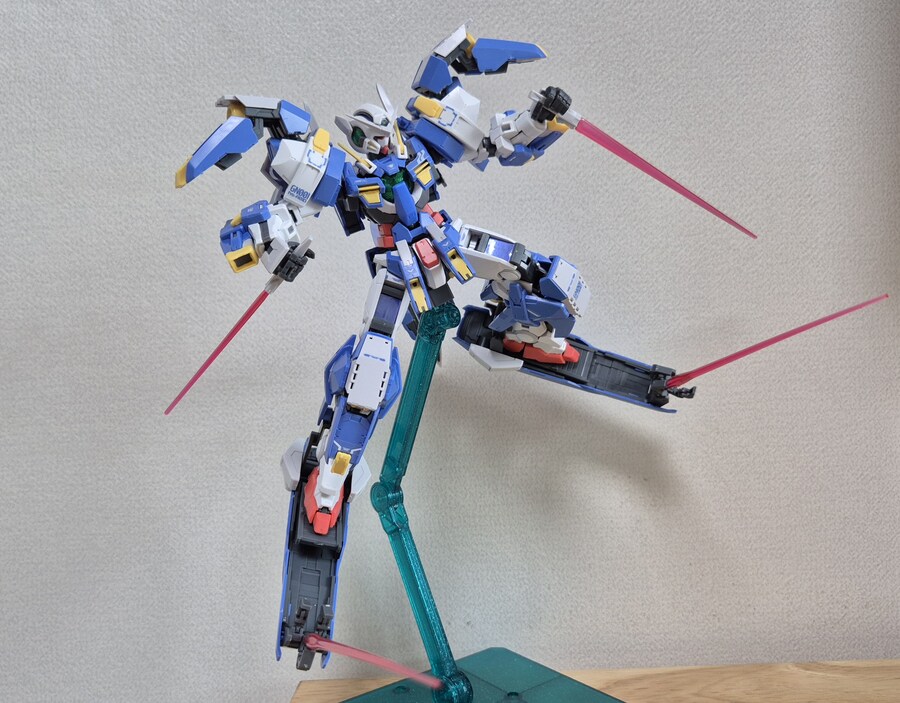 Rg 아발란체 엑시아, 샤이닝 건담_2.jpg