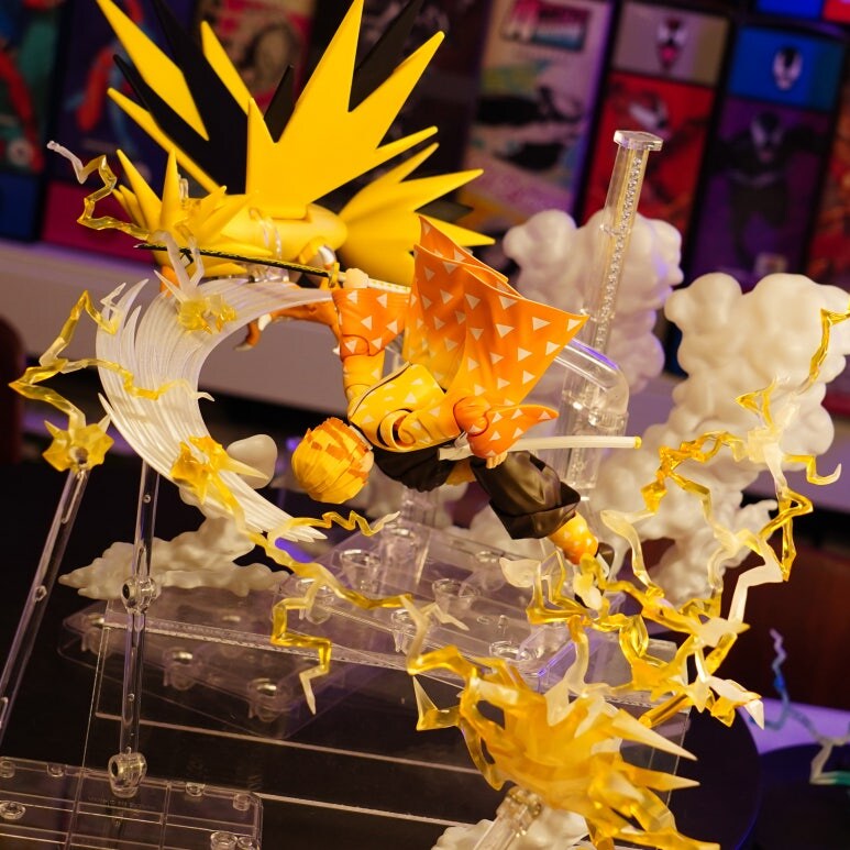 귀멸의 칼날 젠이츠 액션피규어로 번개의 호흡 포징하기📸_1.jpg