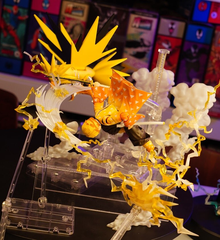 귀멸의 칼날 젠이츠 액션피규어로 번개의 호흡 포징하기📸_11.jpg