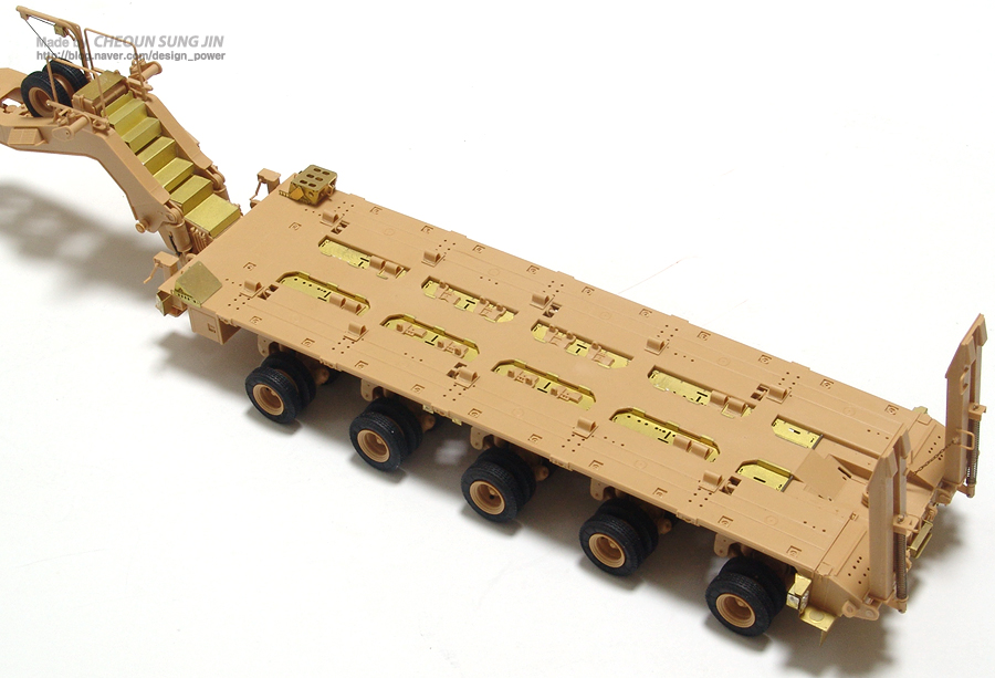 M1070 Truck Tractor & M1000 HETS 프라모델_3.jpg