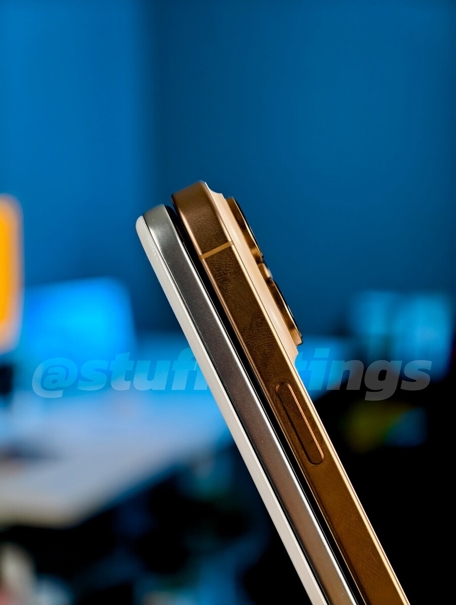 리얼미 15,000mAh 배터리 폰 Vs. 아이폰 16 프맥 두께 비교_1.jpg