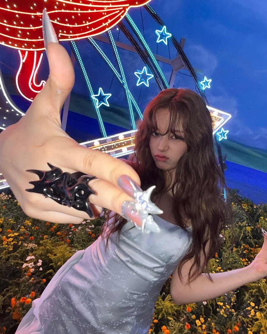 아이브 안유진, 청순 카리스마 발산 …"사랑해, 잘 자"_2.jpg