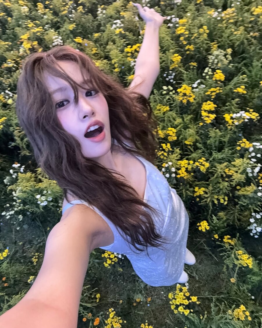 아이브 안유진, 청순 카리스마 발산 …"사랑해, 잘 자"_4.jpg