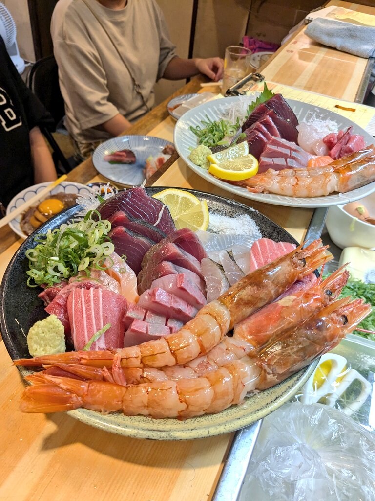 한 접시에 1200엔이라는 회 세트_2.jpg