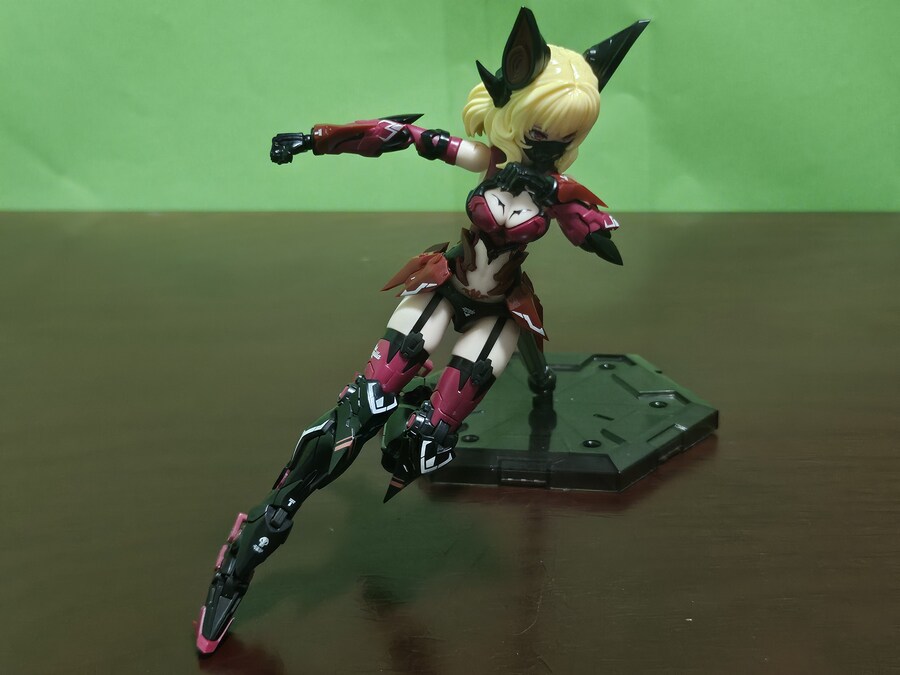 이스턴 모형 (A.T.K GIRLS) 어택걸 시리즈 엔드리스 나이트 카밀라 (2)_290.jpg