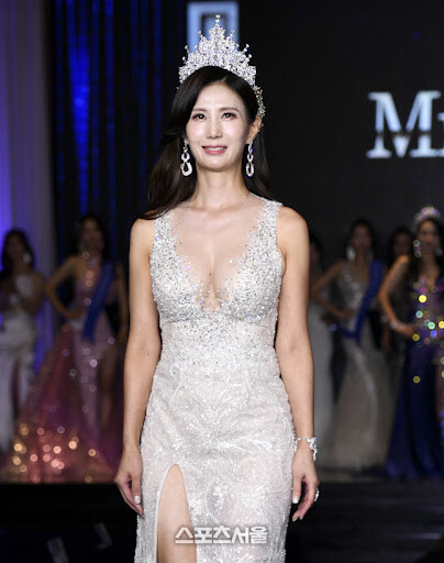 미시대회 48세 우승자.jpg_3.jpg