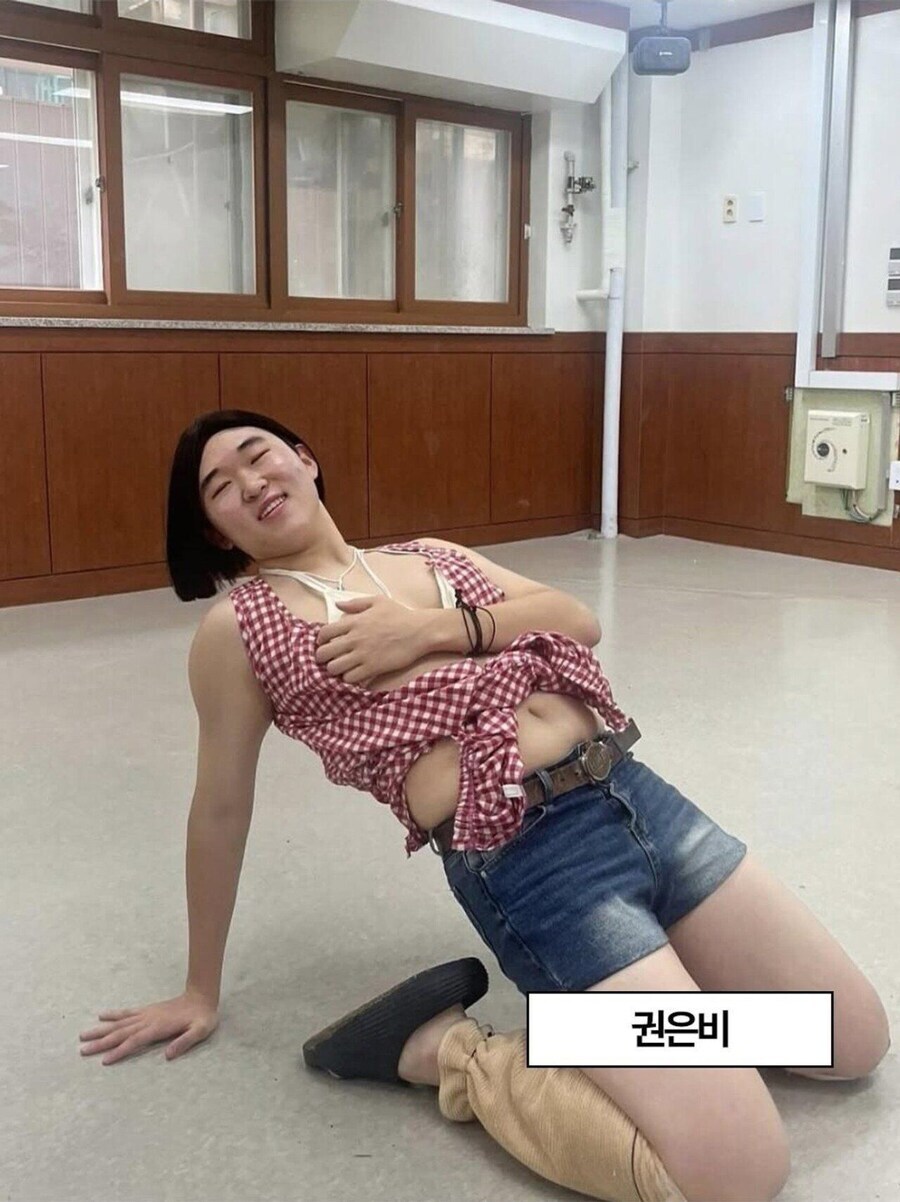 이번에 역대 최고점 갱신했다는 의정부 고등학교 졸업사진_7.jpg