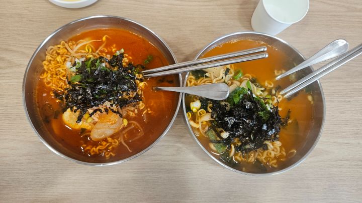 올만에 의정부 빨간세상라면학교 (+스벅 마카다미아라떼)_1.jpg