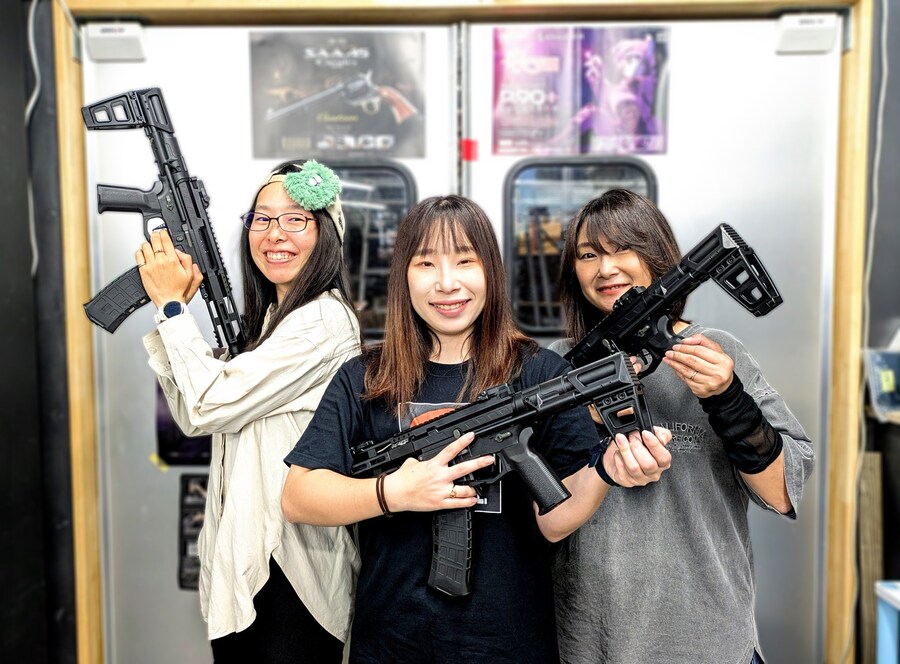 뜬금없이 시작된 P90 기관단총 유행.jpg_8.jpg
