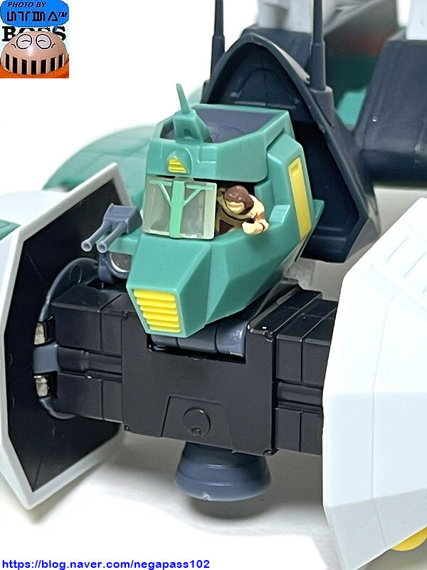 하이메탈R '워커 개리어'_12.jpg