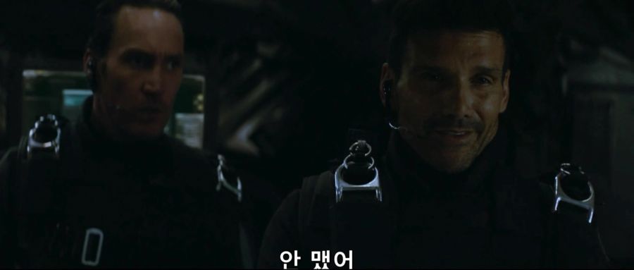 [MCU]낙하산도 매지않고 뛰어내렸던 캡틴 아메리카_3.jpg