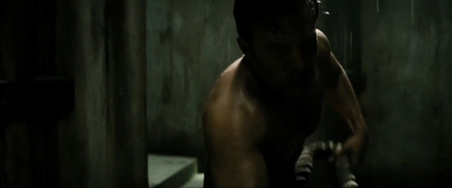 [배트맨]슈퍼맨과 싸우기 위해서 몸을 만드는 브루스 웨인_5.jpg