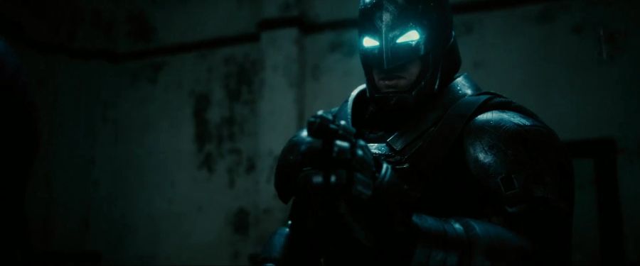 [배트맨]슈퍼맨에게 열심히 펀치를 날리는 브루스 웨인_8.jpg