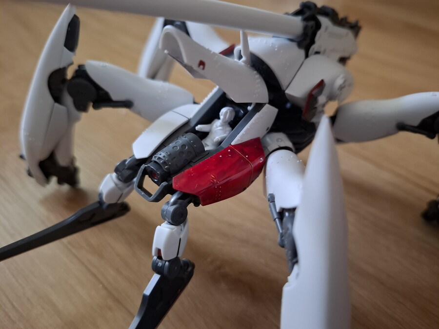 HG 레긴레이브 레드 숄더 커스텀(22년에 조립)_2.jpg