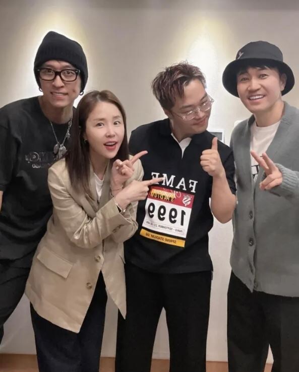 래퍼 머쉬베놈, ‘오토매틱’ 피처링 코요태와 훈훈 선후배 인증샷_1.jpg