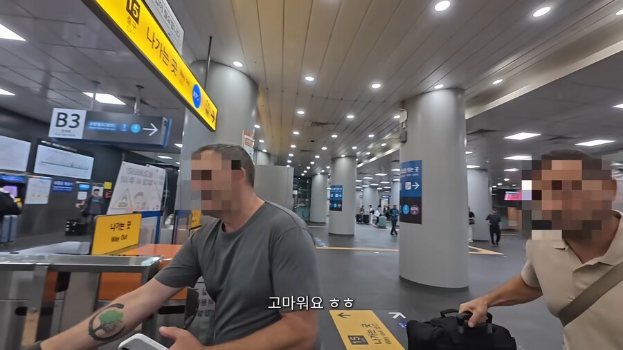 유튜브) 외국인만 보이면 무작정 말을 거는 유튜버_8.png