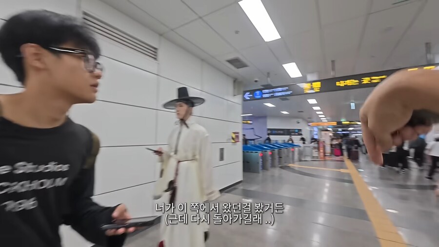 유튜브) 외국인만 보이면 무작정 말을 거는 유튜버_16.png