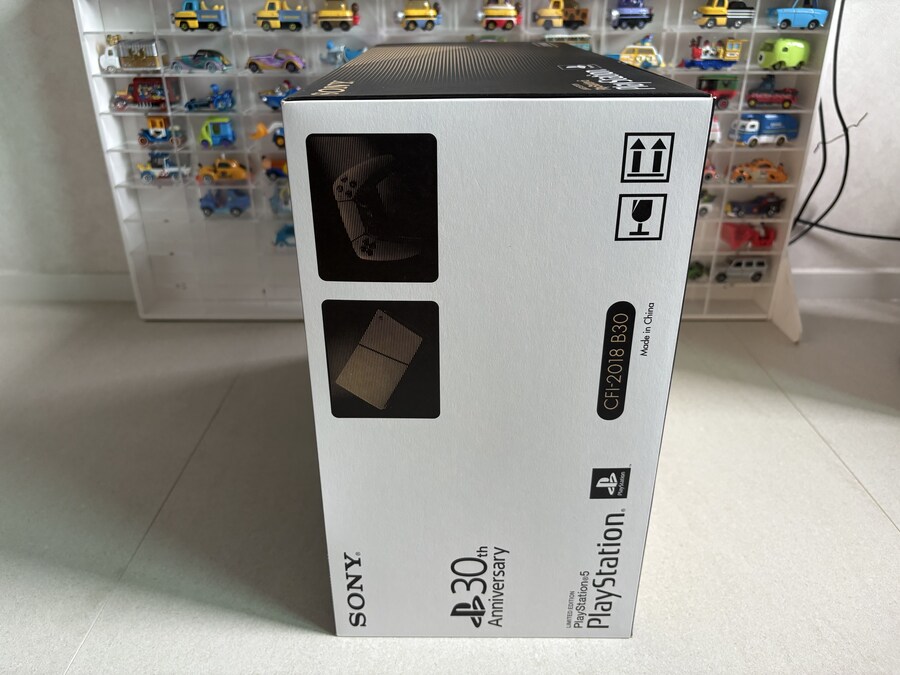 플레이스테이션 30주년 콘솔 언박싱_5.jpg