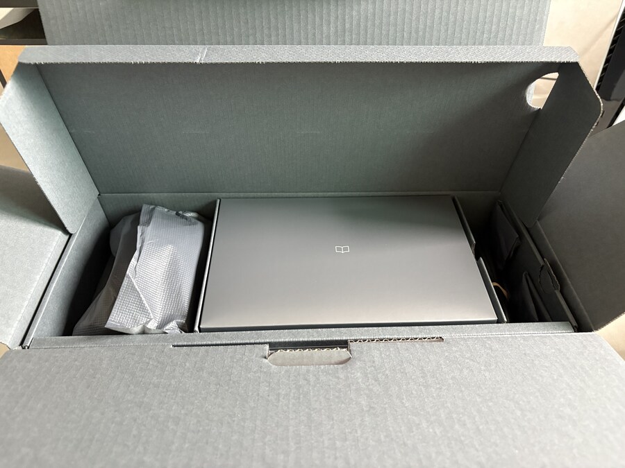 플레이스테이션 30주년 콘솔 언박싱_13.jpg