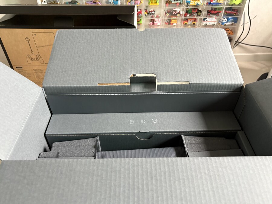 플레이스테이션 30주년 콘솔 언박싱_19.jpg