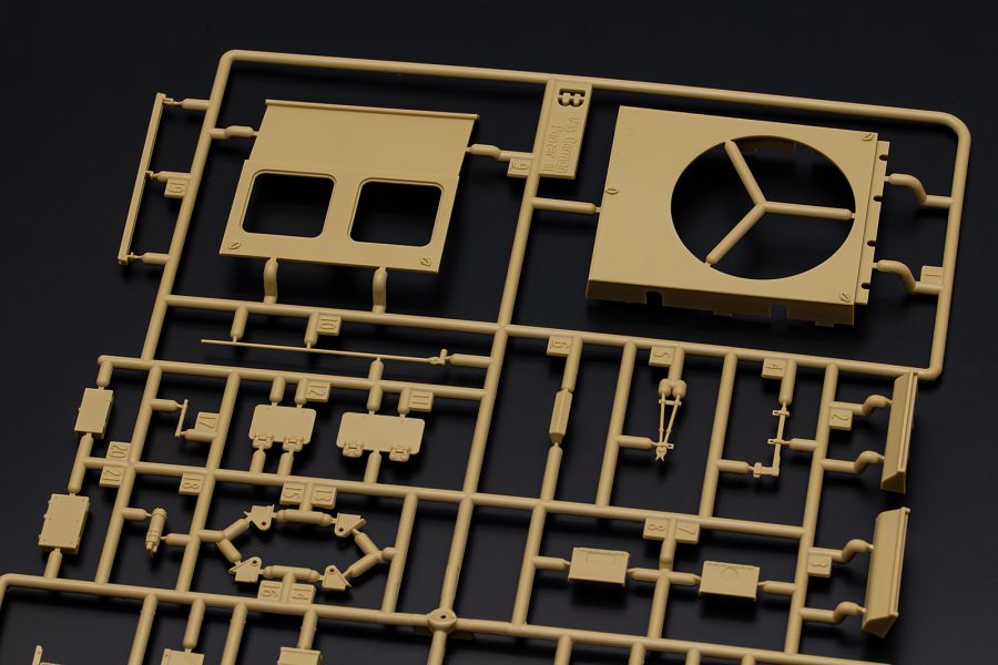 [아카데미 과학] 1/35 독일 3호전차 N형 아프리카 군단 런너 사진_7.png